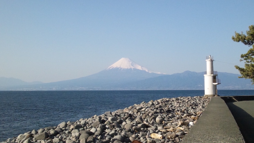 富士山と戸田灯台 御浜崎 沼津市の観光 ドライブ デートスポット 静岡県伊豆の観光 ドライブ デートスポット